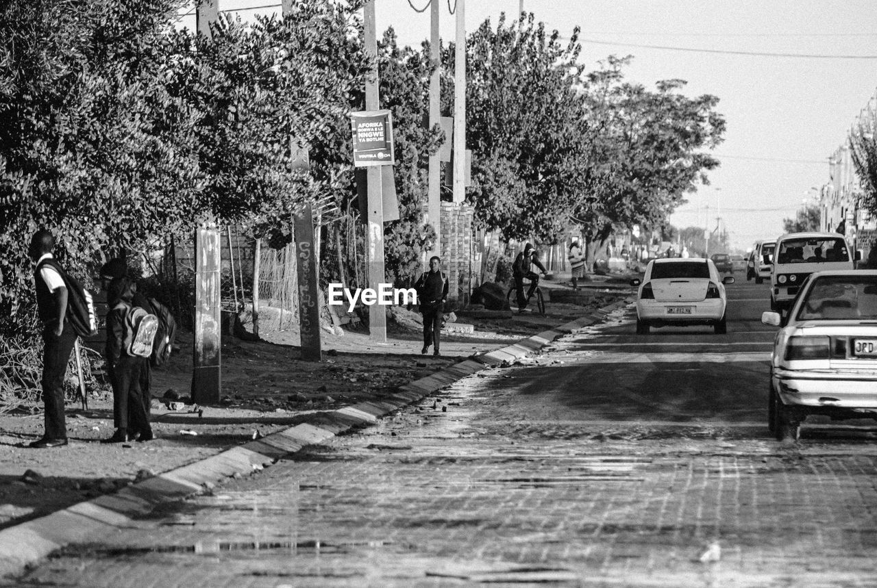 CARS ON ROAD BY CITY