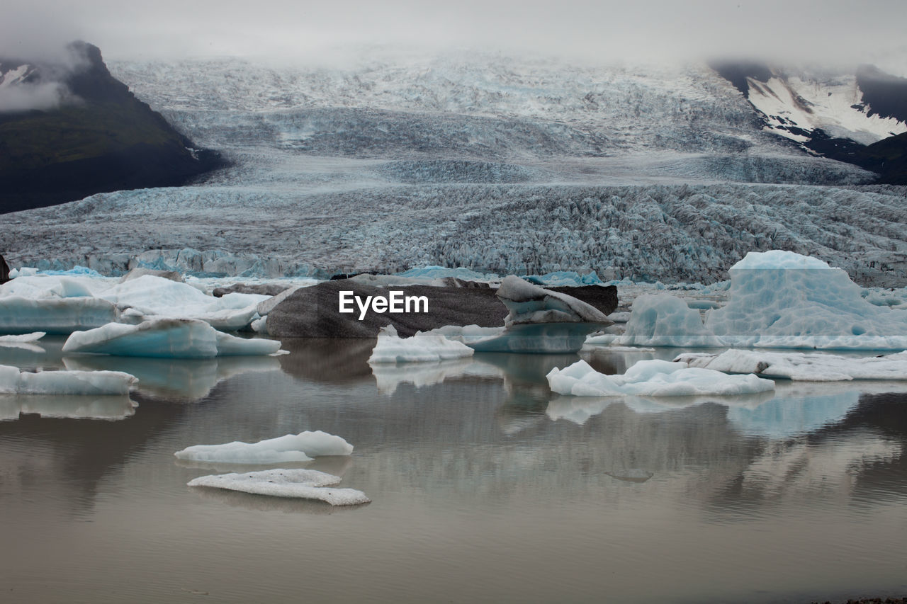 Idyllic shot of glaciers in jokulsarlon