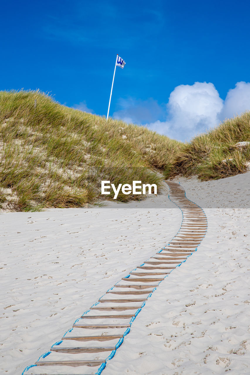 Climb on the way to amrum lighthouse