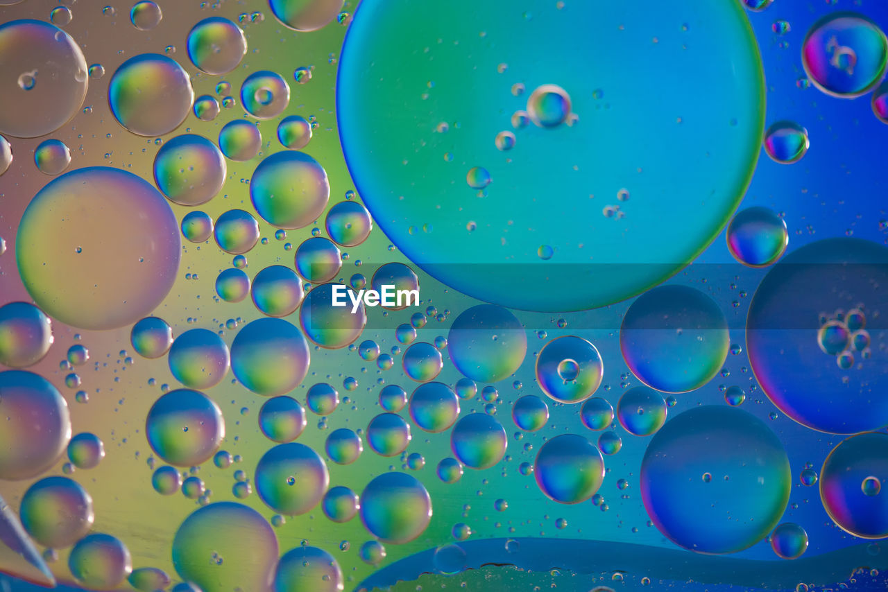 Full frame shot of bubbles in water