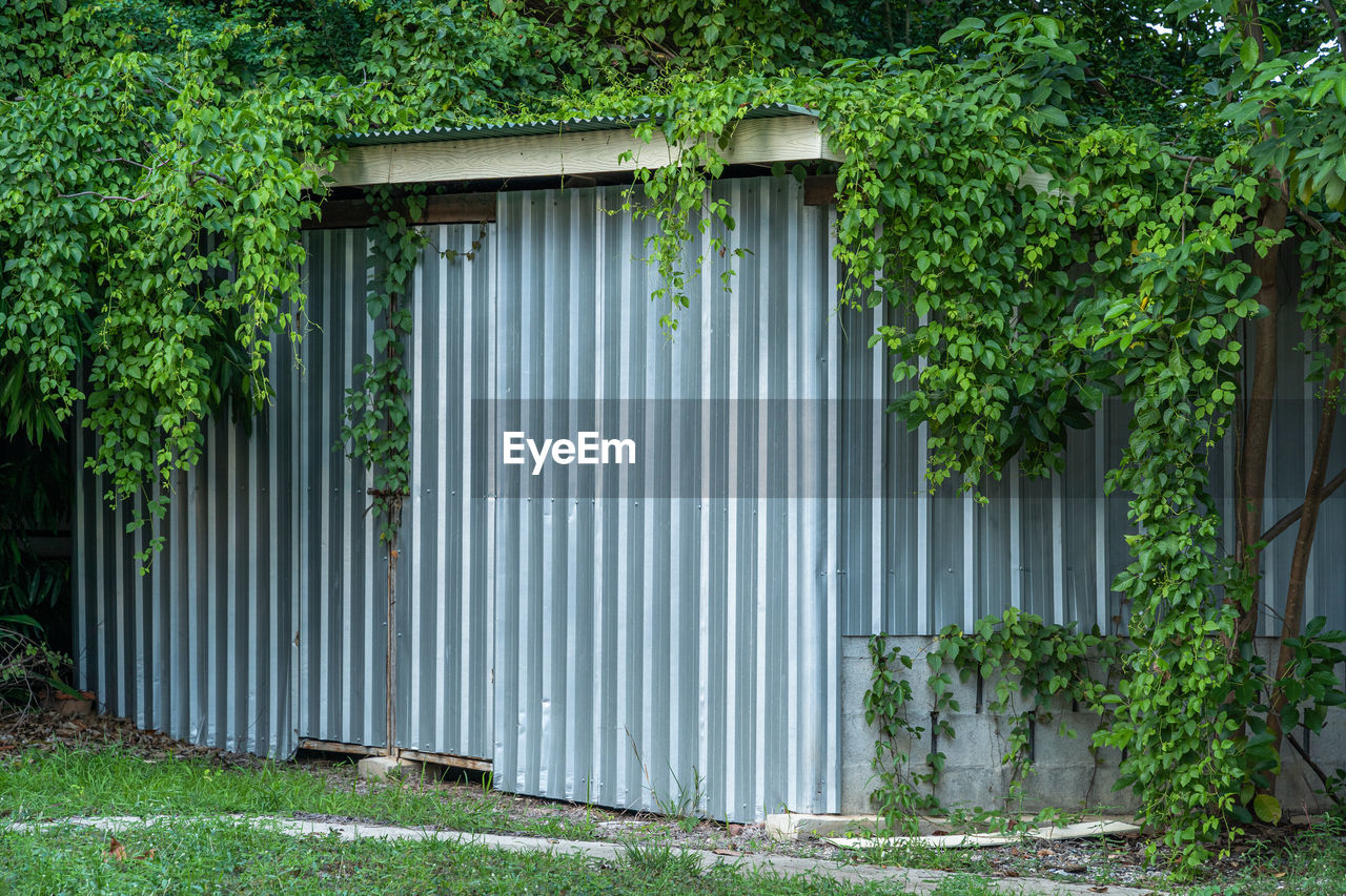 EXTERIOR OF BUILDING WITH CLOSED GATE