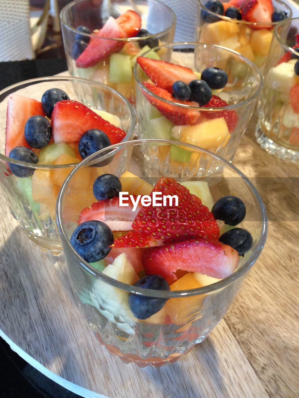 CLOSE-UP OF FRUITS IN BOWL