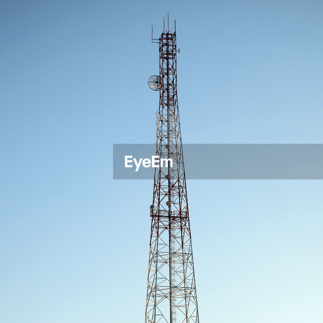 LOW ANGLE VIEW OF TOWER AGAINST SKY