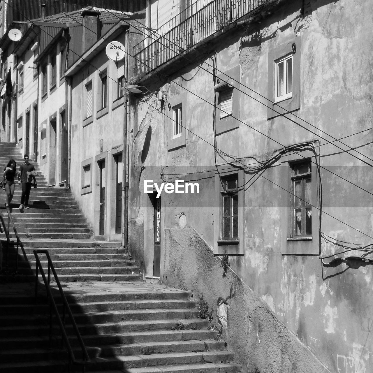 VIEW OF STAIRCASE IN BUILDING