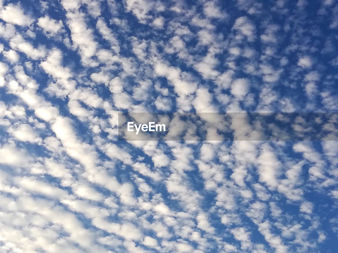 LOW ANGLE VIEW OF CLOUDY SKY