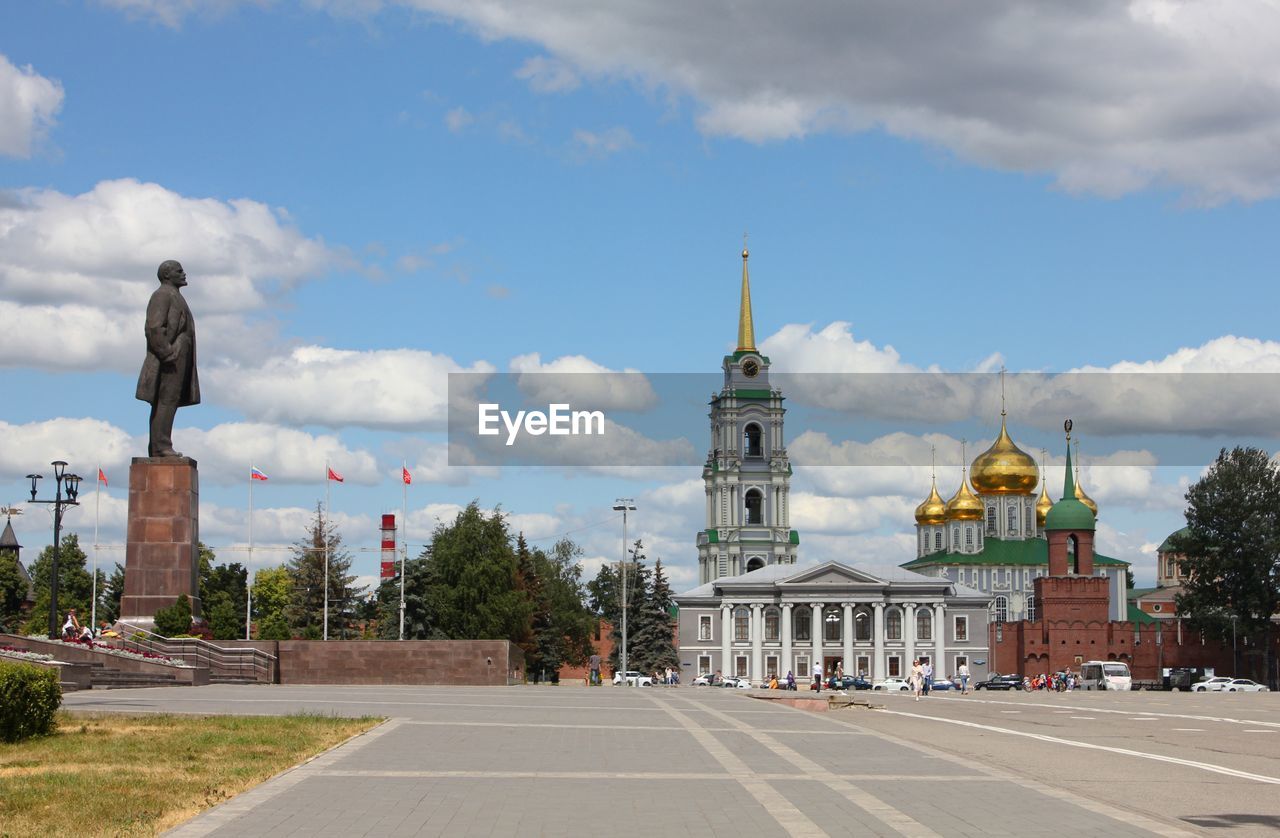 VIEW OF BUILDINGS AGAINST SKY