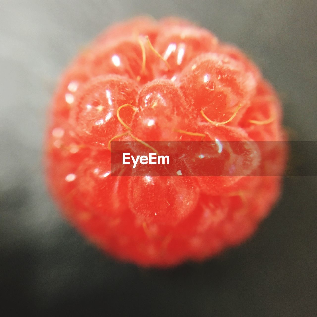 EXTREME CLOSE UP OF A FRUIT