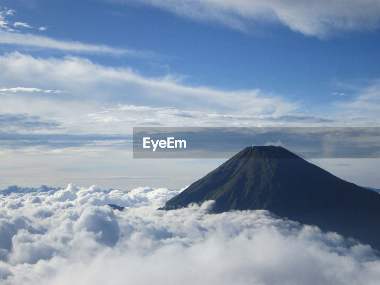 Scenic view of clouds in sky