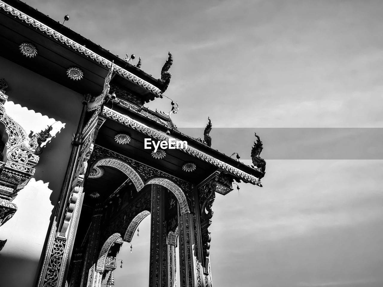 LOW ANGLE VIEW OF TEMPLE AGAINST SKY