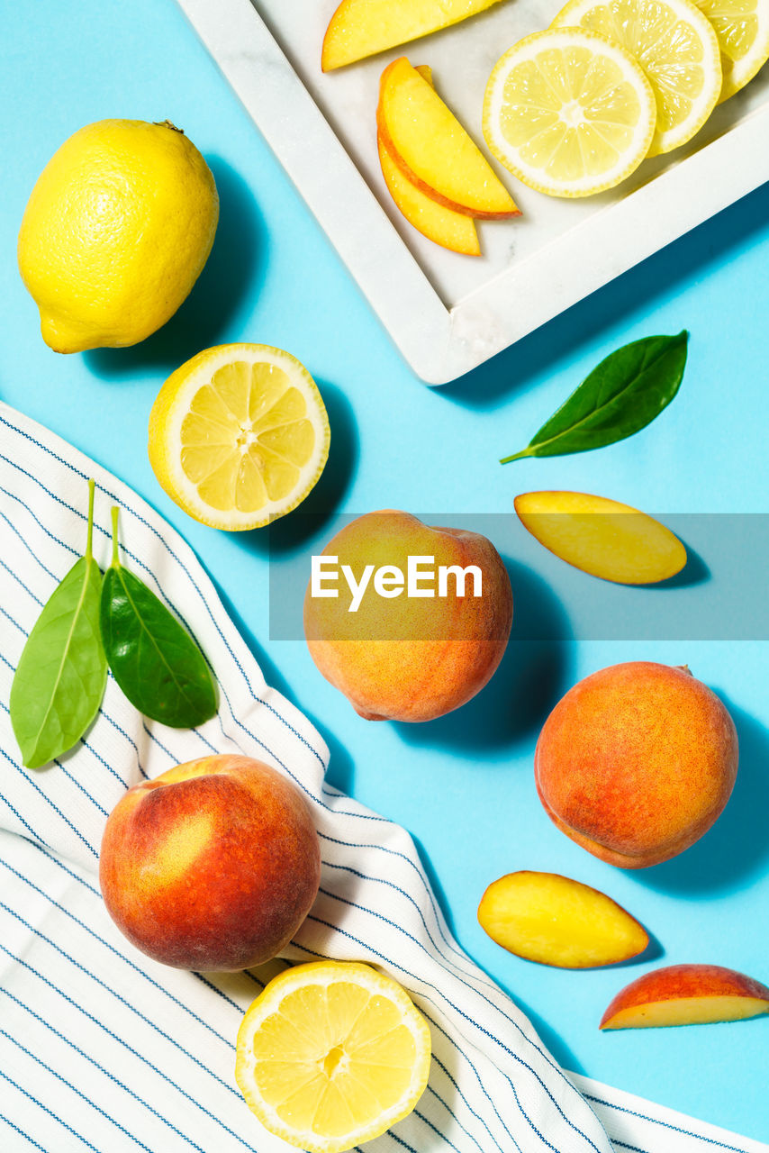HIGH ANGLE VIEW OF FRUITS IN PLATE