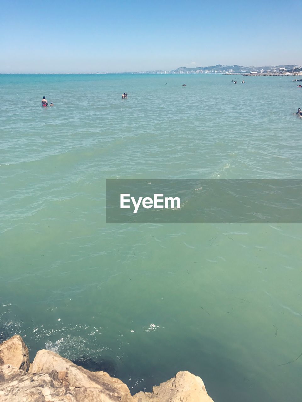 PANORAMIC VIEW OF SEA AGAINST CLEAR SKY