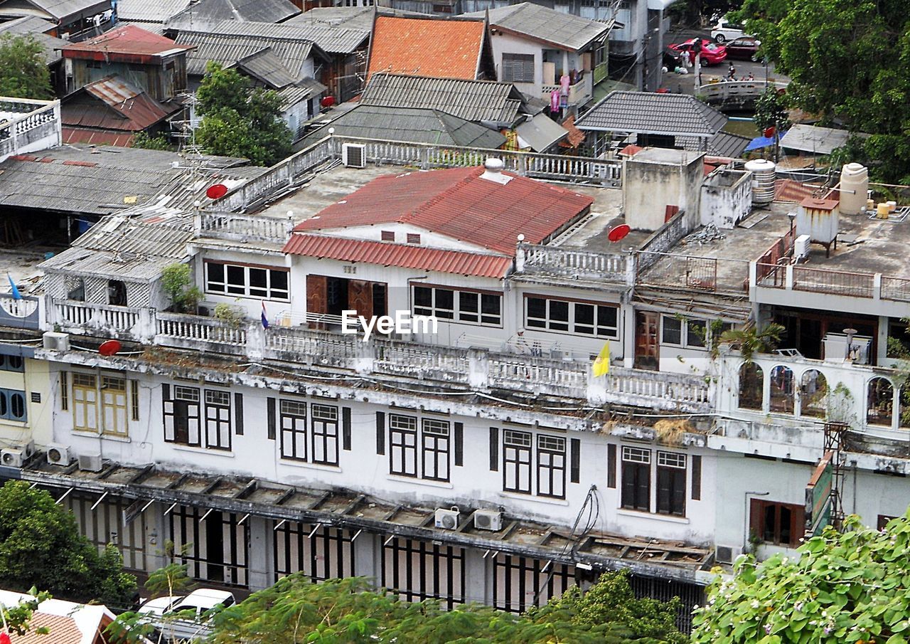 HIGH ANGLE VIEW OF RESIDENTIAL BUILDING