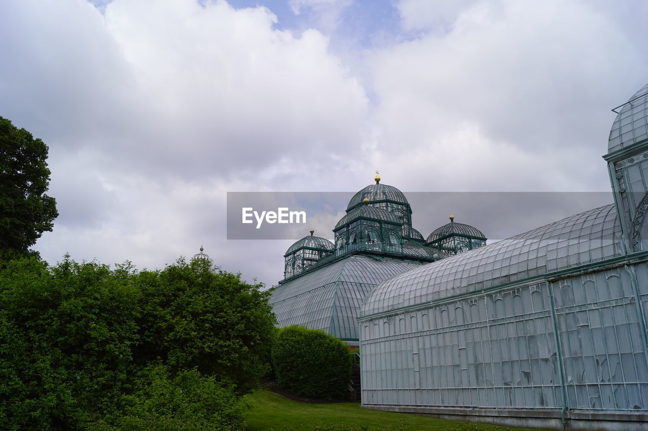 VIEW OF BUILDING AGAINST SKY