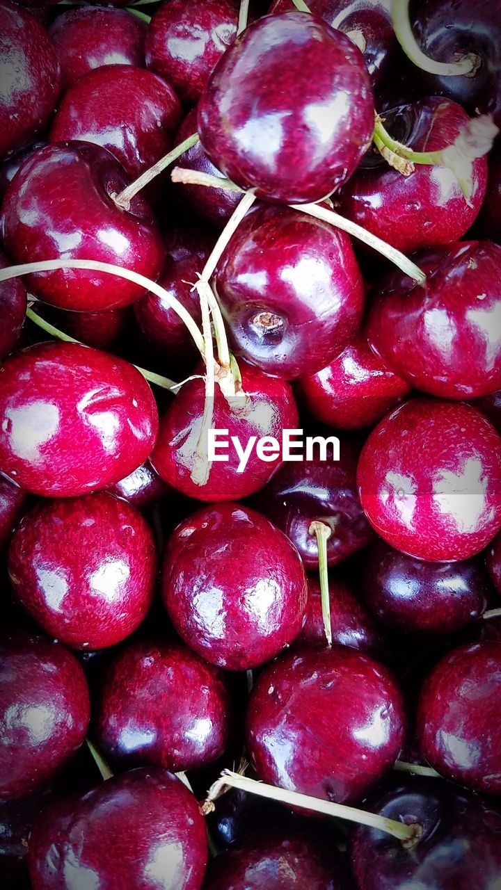 FULL FRAME SHOT OF RED STRAWBERRIES