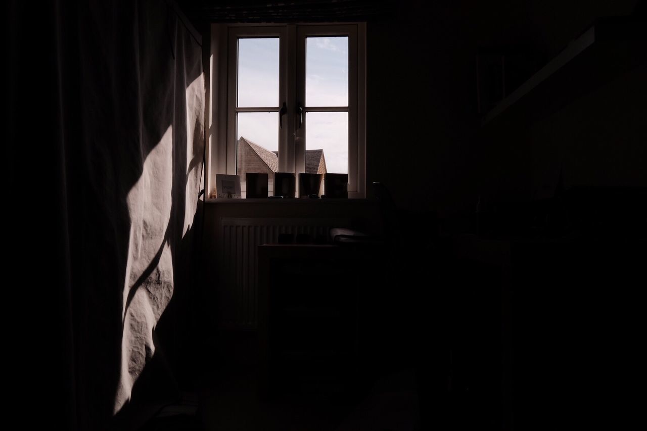 SUNLIGHT FALLING ON BED