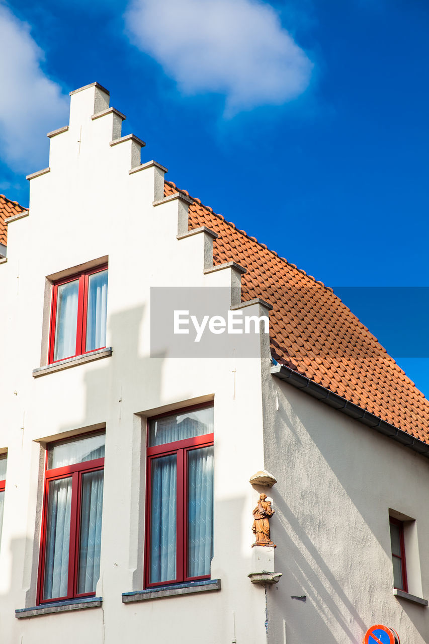 Houses representative of the traditional arquitecture of the historical bruges town