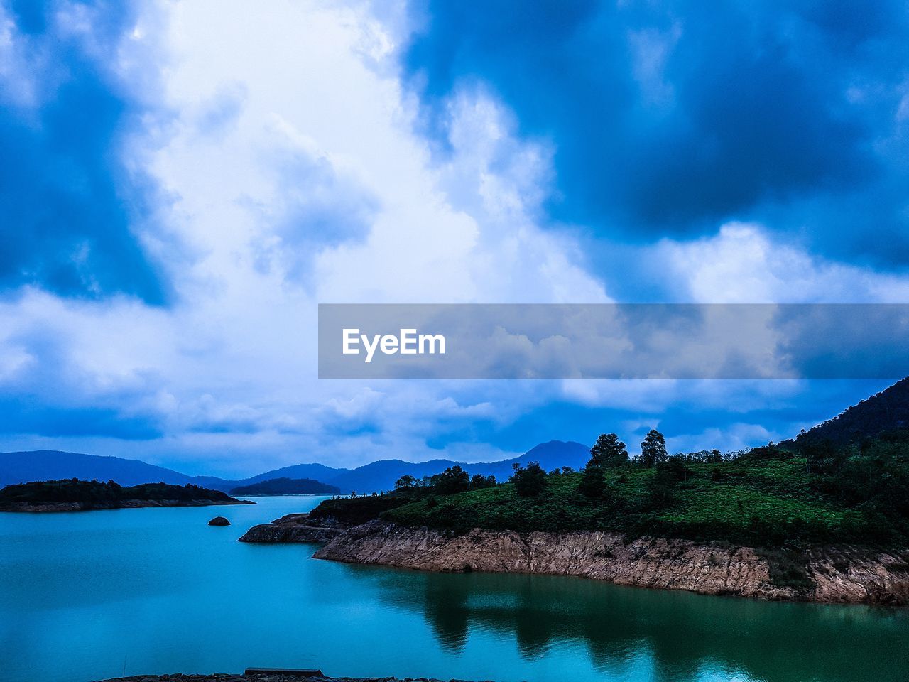 Panoramic view of sea against sky