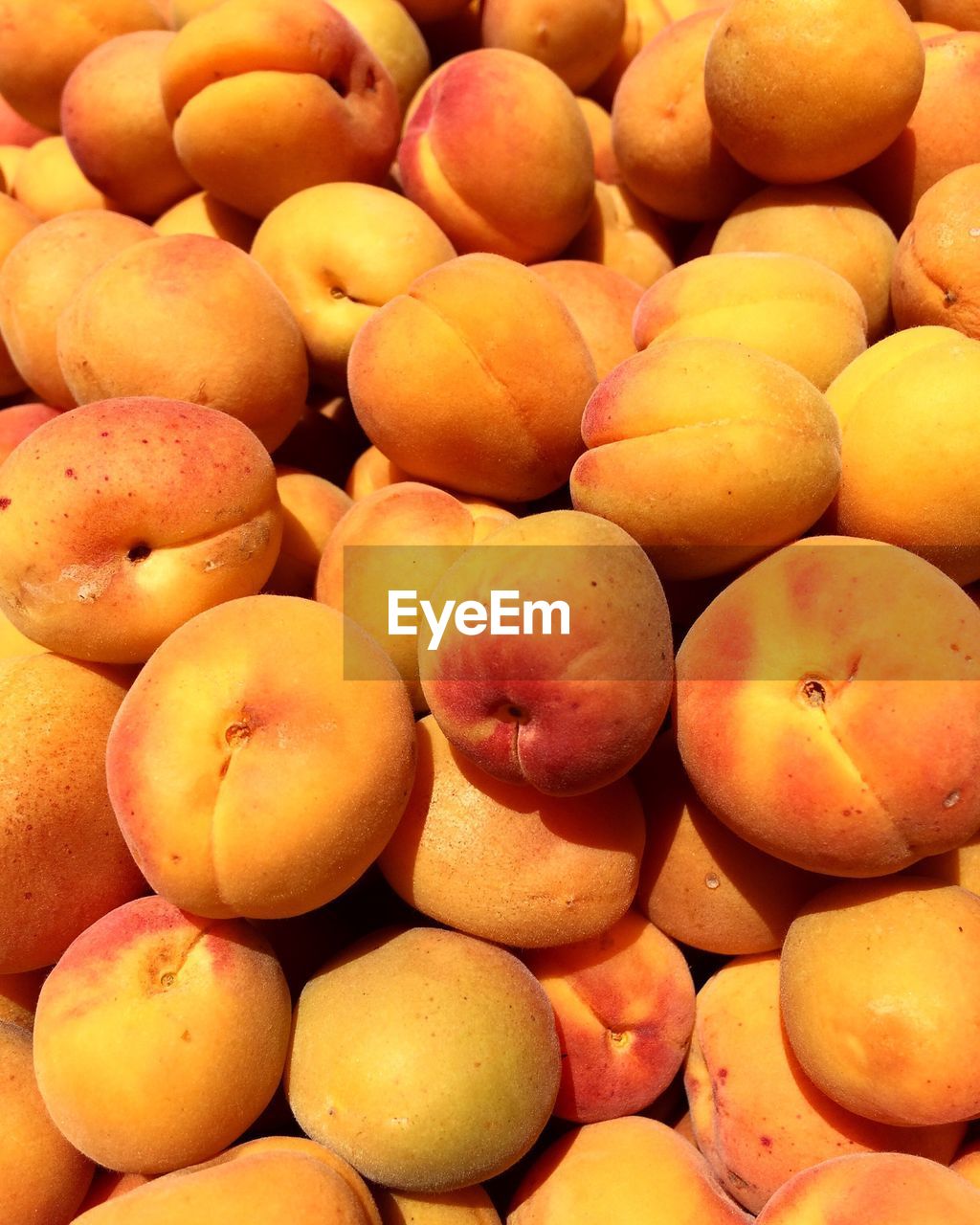 FULL FRAME SHOT OF FRUITS IN MARKET