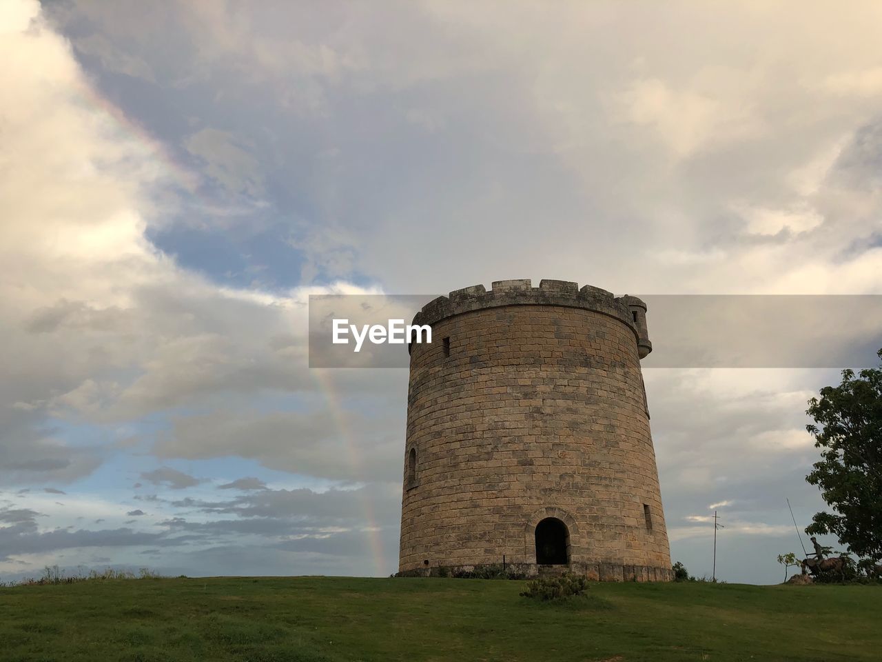 LOW ANGLE VIEW OF SMOKE STACK AGAINST SKY