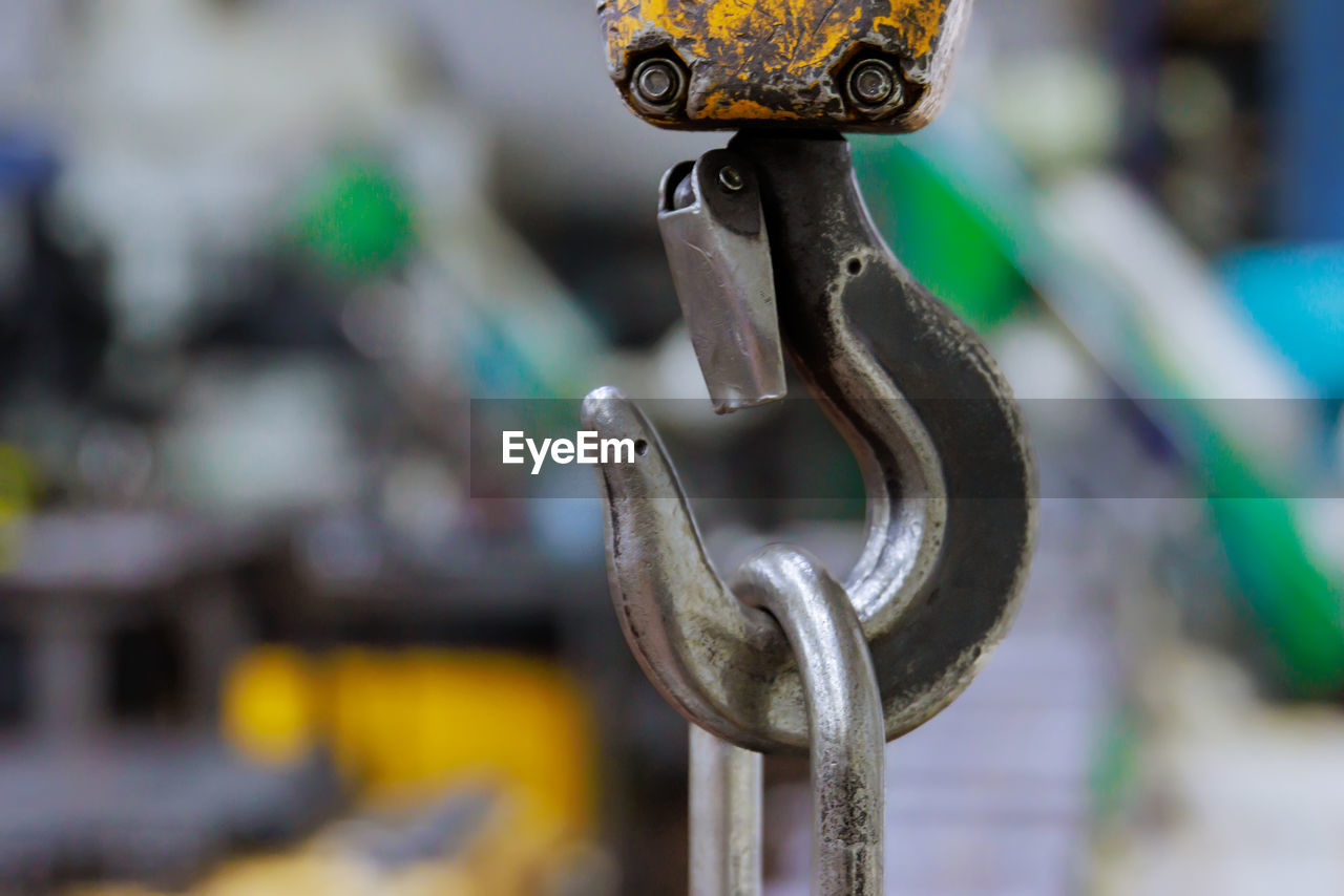 metal, focus on foreground, close-up, no people, chain, iron, hanging, security