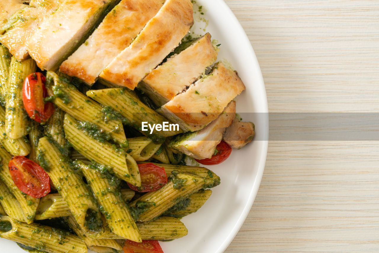 CLOSE-UP OF FOOD SERVED IN PLATE