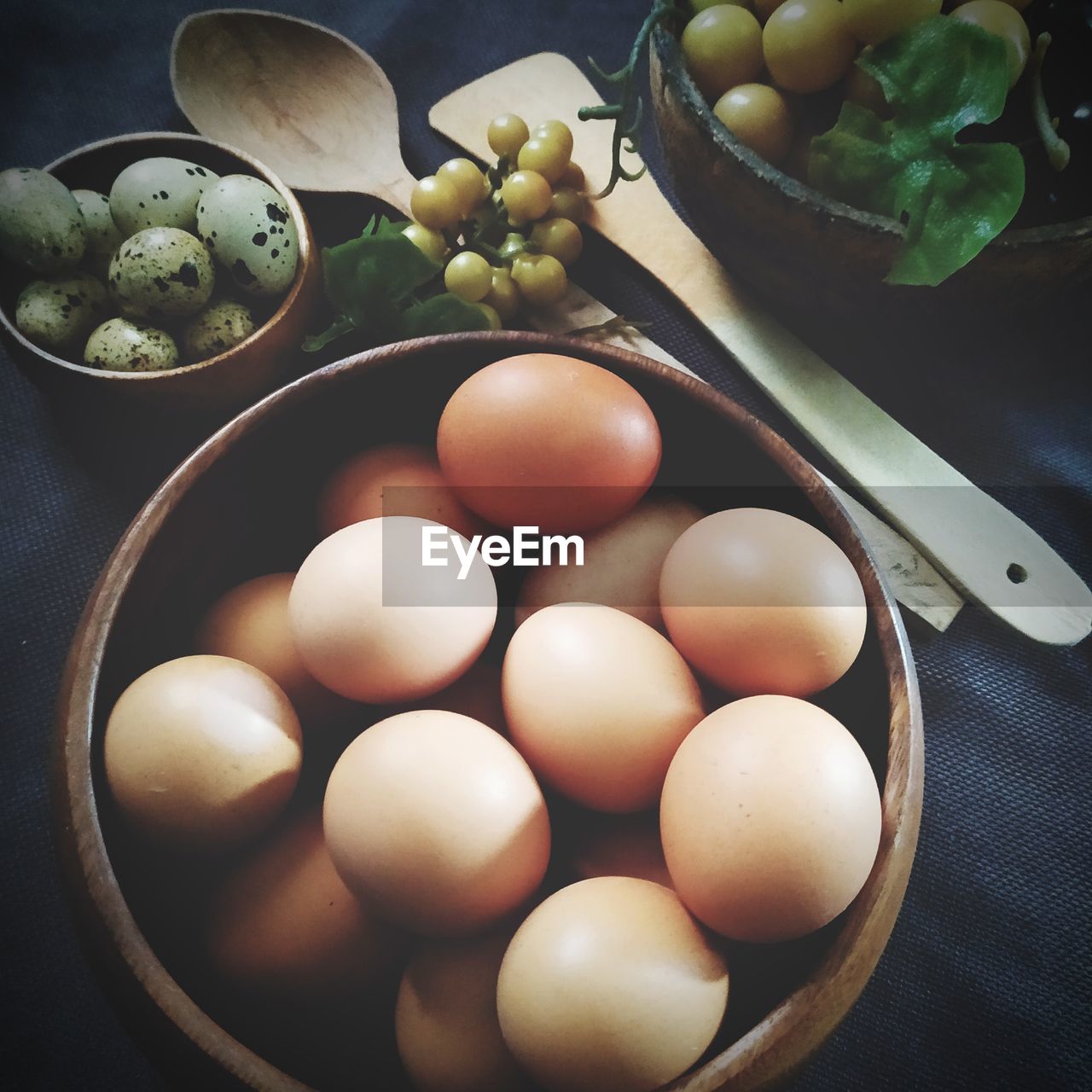 HIGH ANGLE VIEW OF EGGS IN CONTAINER