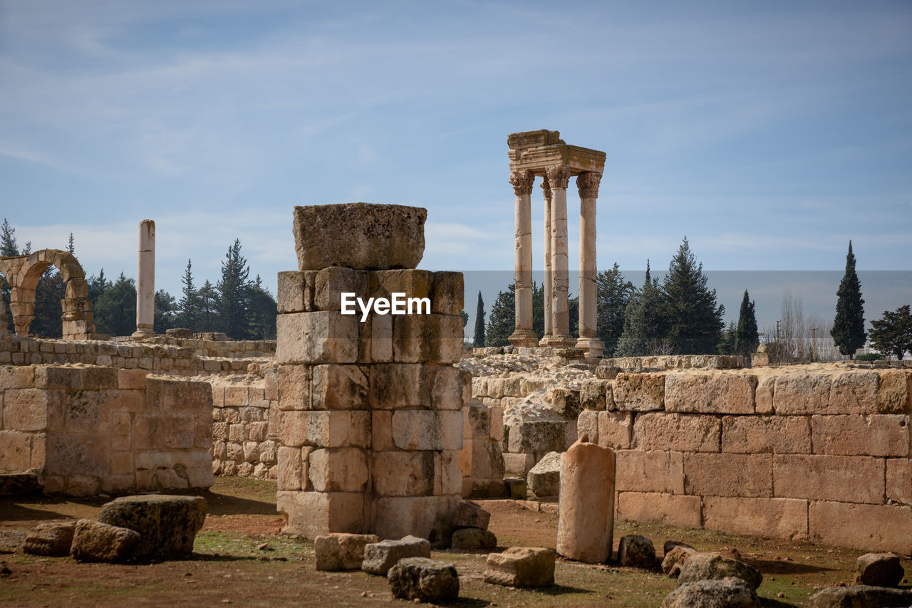 VIEW OF OLD RUINS