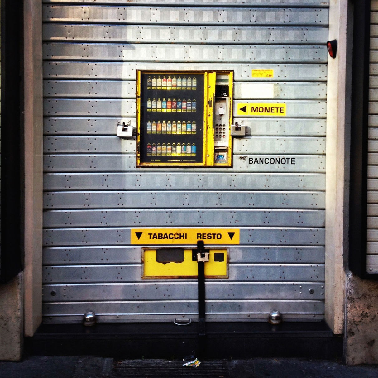 Vending machine on shutter