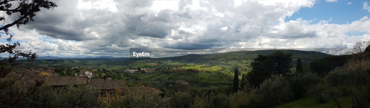 Holiday Holiday Moments Italian Holiday Italy Tourism Cloud Tuscany Tuscany Countryside Countryside Tranquility Nofilter No People Tree Water Mountain Spraying Dramatic Sky Sky Grass Cloud - Sky Landscape Power In Nature