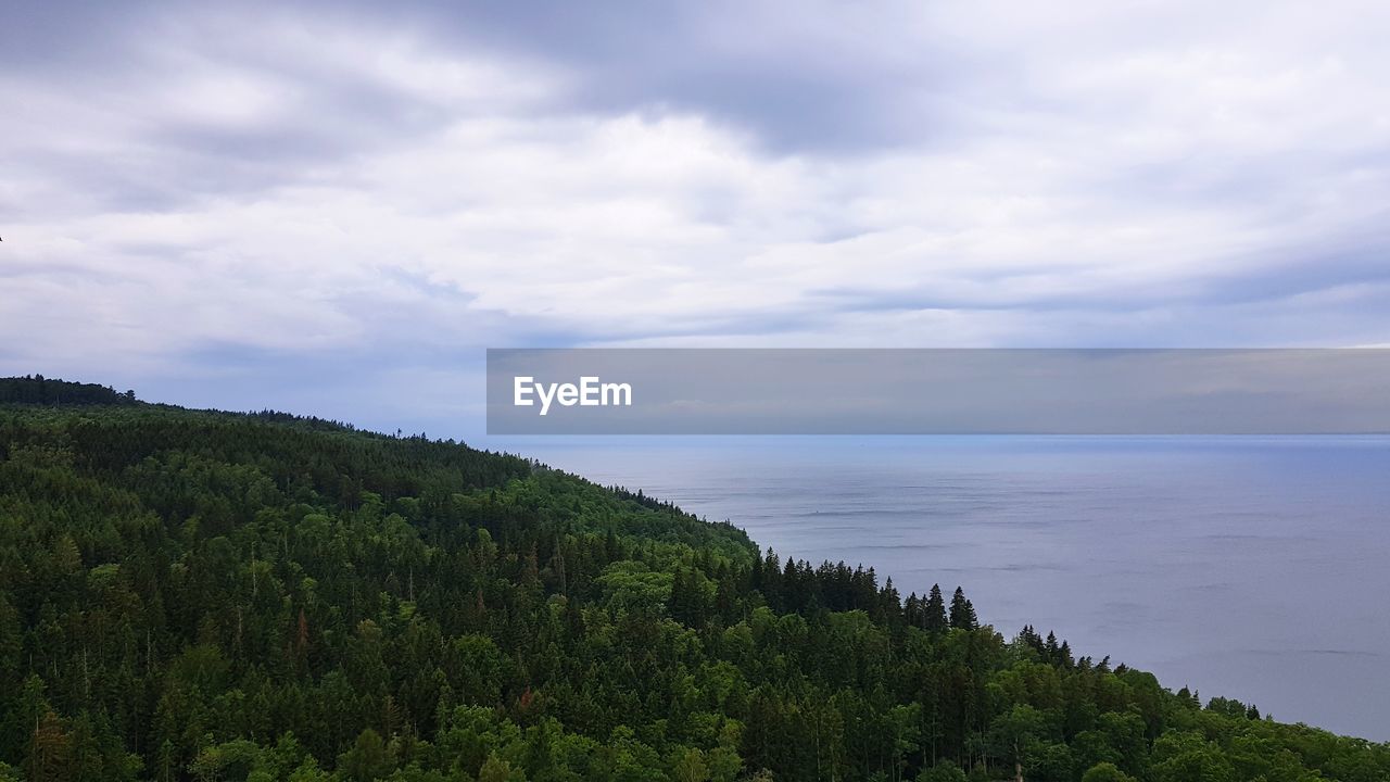 IDYLLIC VIEW OF SEA AGAINST SKY