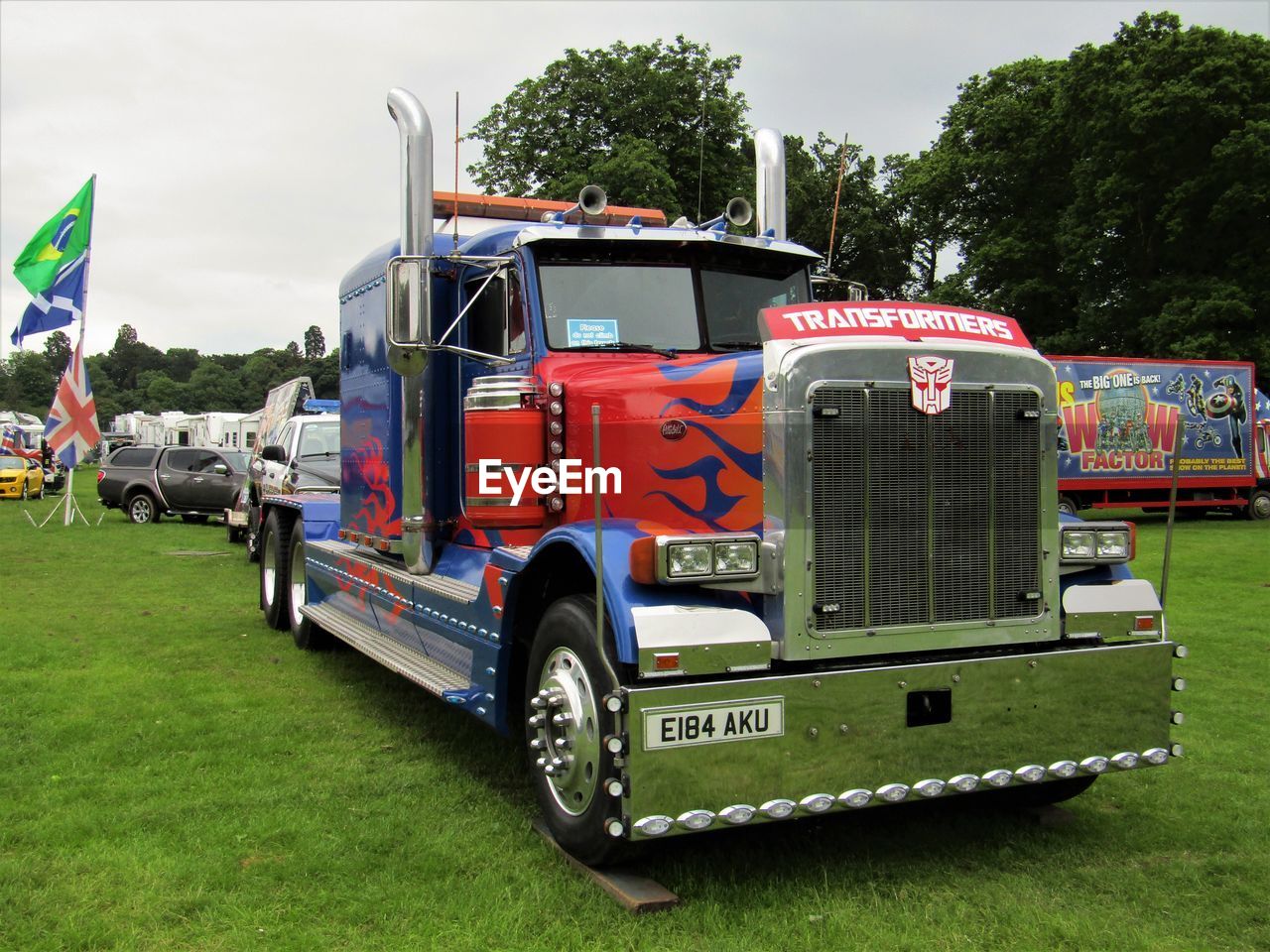 VIEW OF TRUCK ON THE ROAD