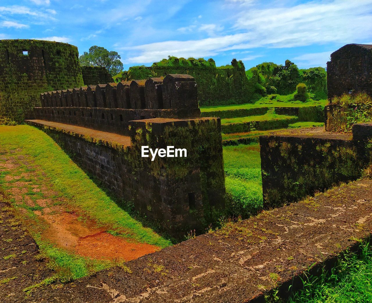 VIEW OF OLD RUIN BUILDING