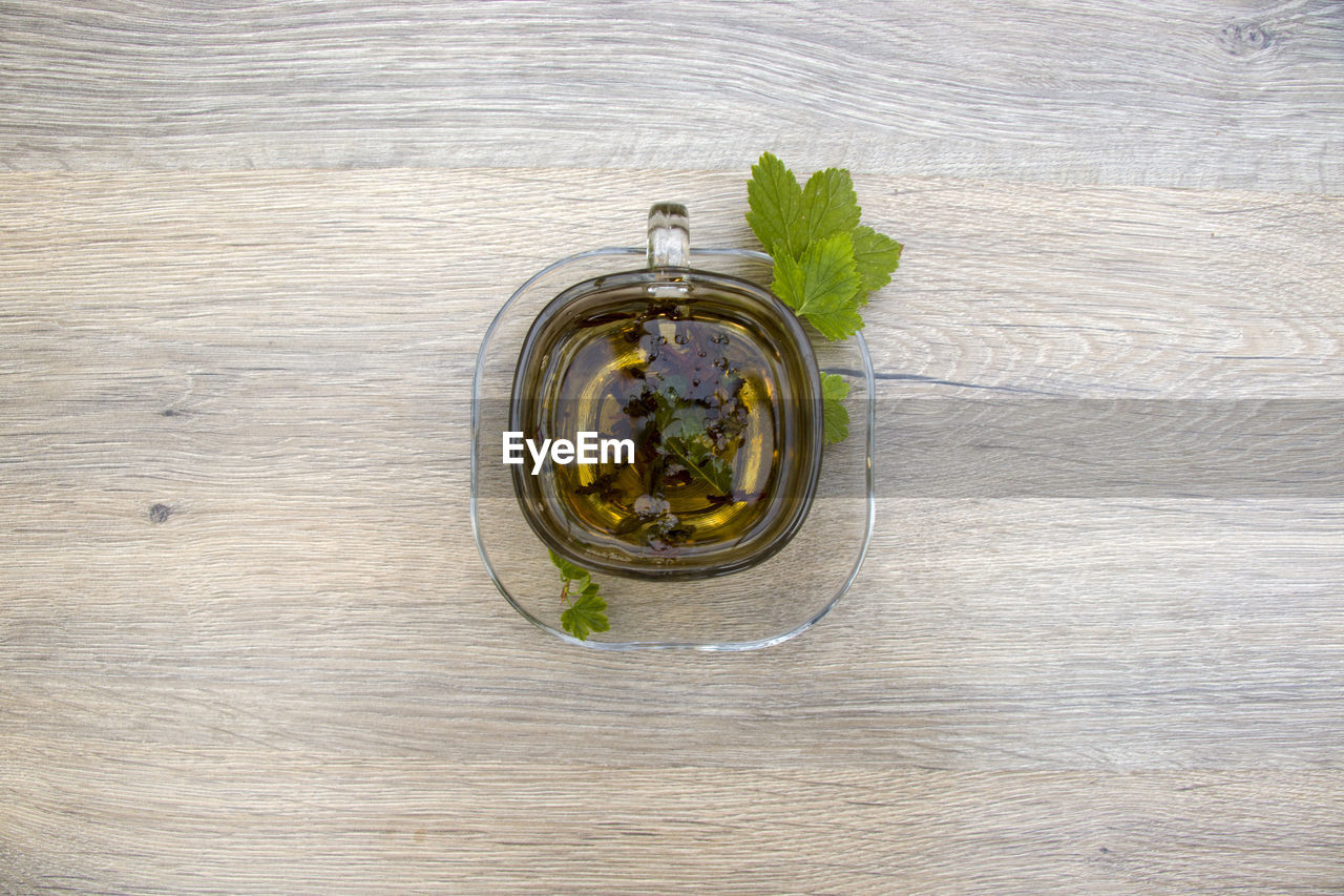 HIGH ANGLE VIEW OF VEGETABLES ON TABLE