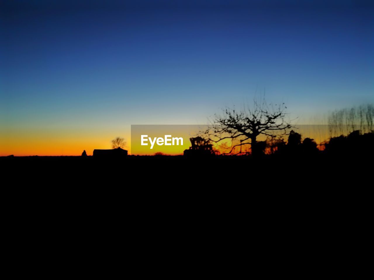 SCENIC VIEW OF SILHOUETTE LANDSCAPE AGAINST CLEAR SKY