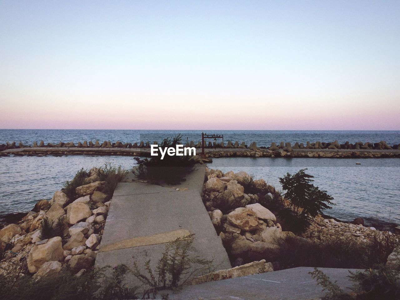 VIEW OF SEA AGAINST CLEAR SKY