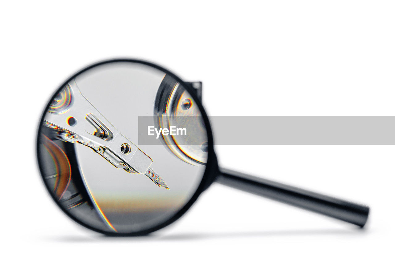 white background, cut out, glasses, magnifying glass, eyewear, single object, technology, vision care, no people, metal, equipment, fashion accessory, close-up, studio shot, indoors