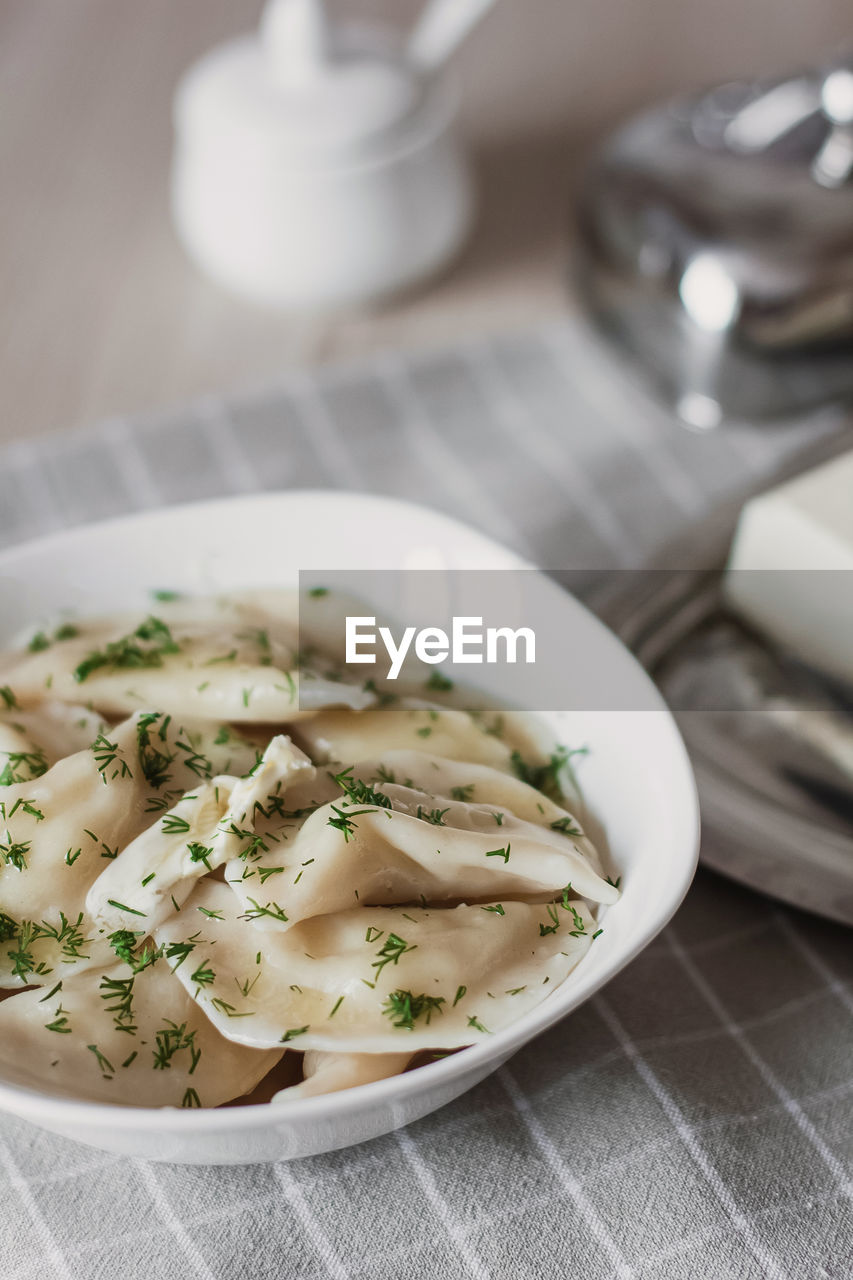 HIGH ANGLE VIEW OF PASTA ON PLATE