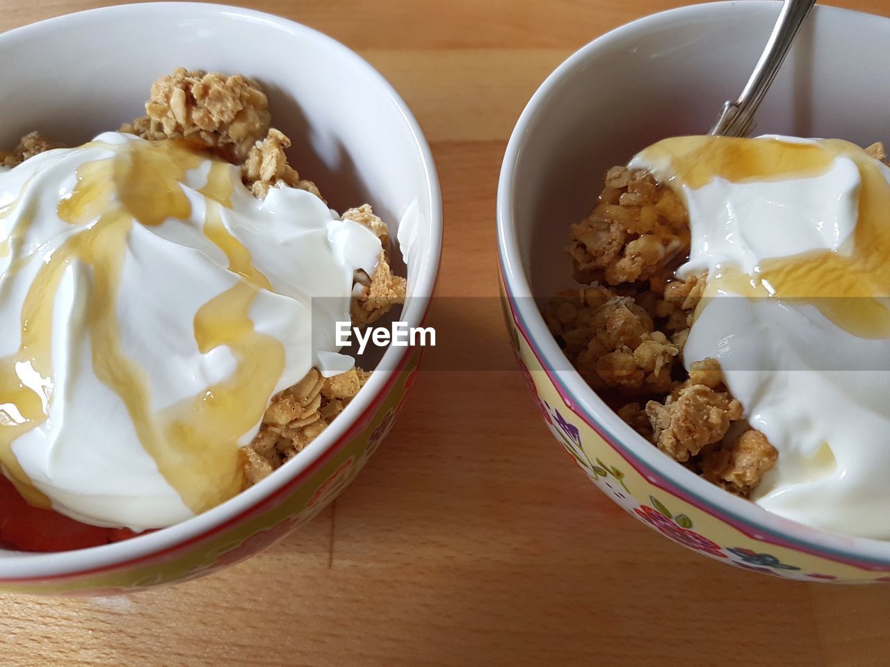 CLOSE-UP OF ICE CREAM IN PLATE