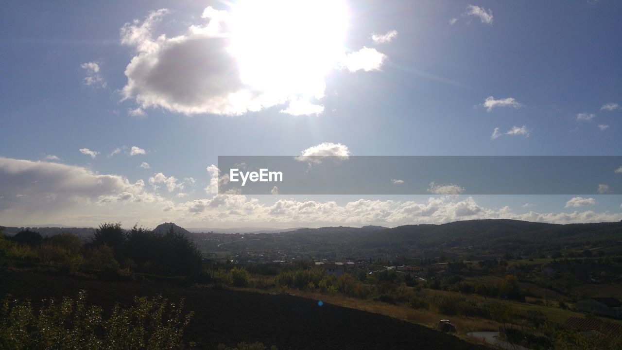 IDYLLIC VIEW OF LANDSCAPE AGAINST SKY