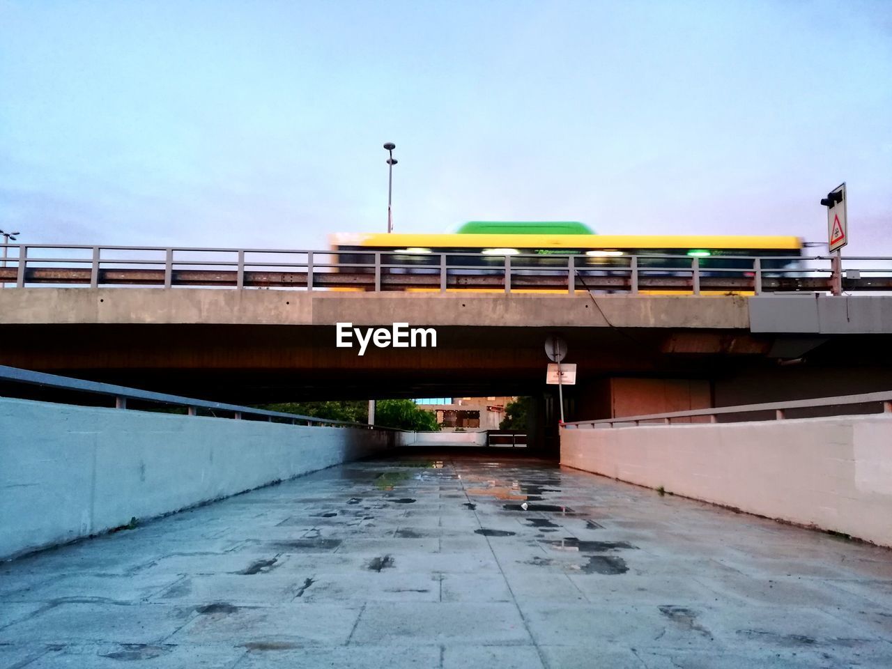VIEW OF BRIDGE IN CITY