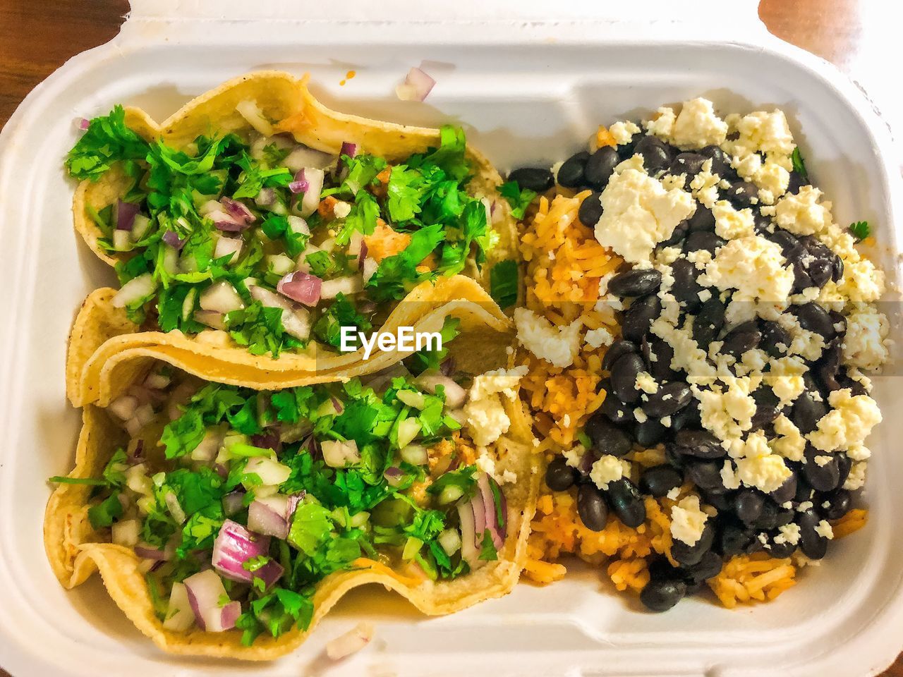 HIGH ANGLE VIEW OF FOOD ON PLATE