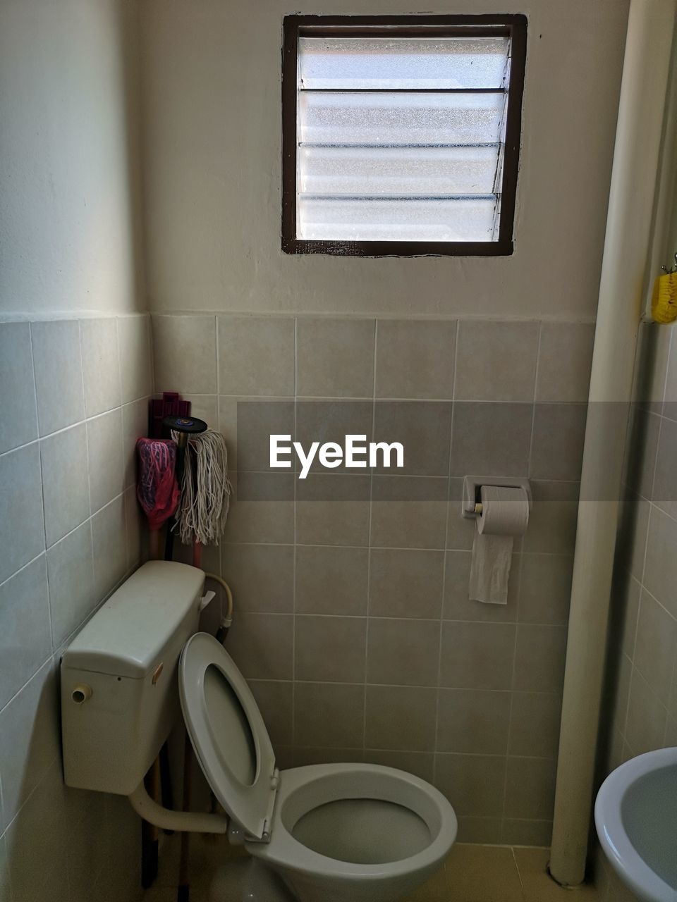 OPEN WINDOW ON BATHROOM