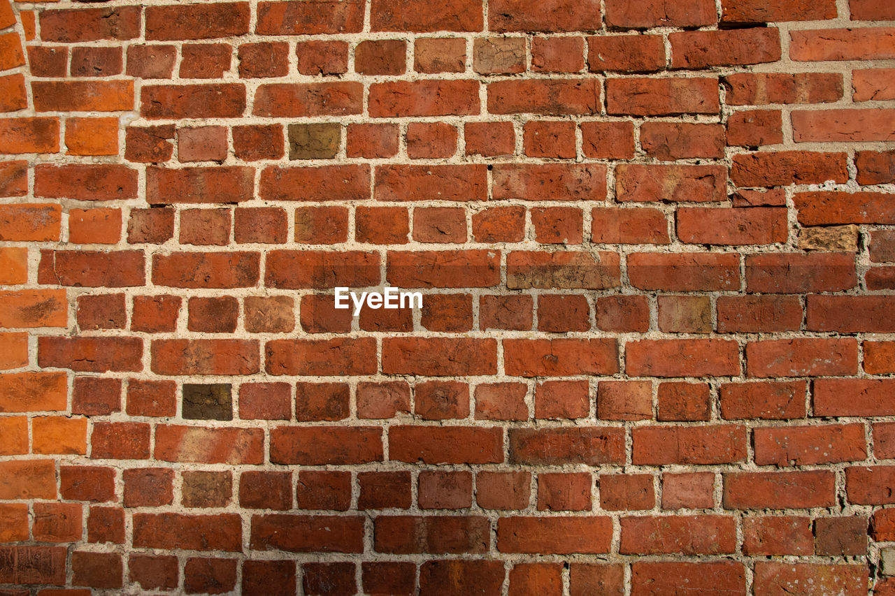 brickwork, brick, brick wall, wall, wall - building feature, built structure, architecture, pattern, backgrounds, full frame, textured, no people, building exterior, brown, red, day, repetition, close-up, construction material, outdoors