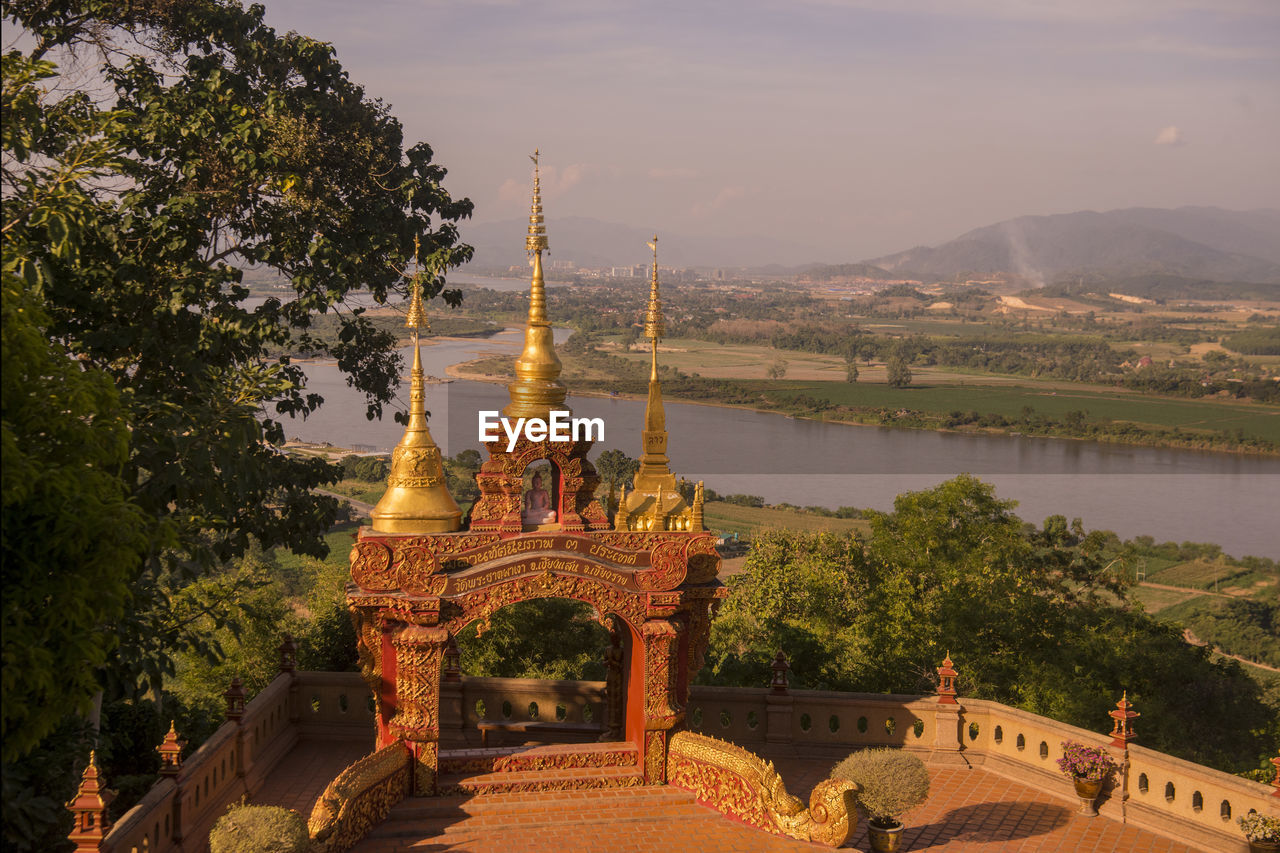 TEMPLE AGAINST BUILDING