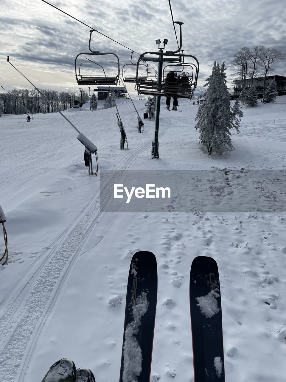 snow, skiing, winter, nature, day, cold temperature, transportation, mode of transportation, black and white, outdoors, monochrome, ski, ski lift, white, sports equipment, winter sports, cable car, ski equipment