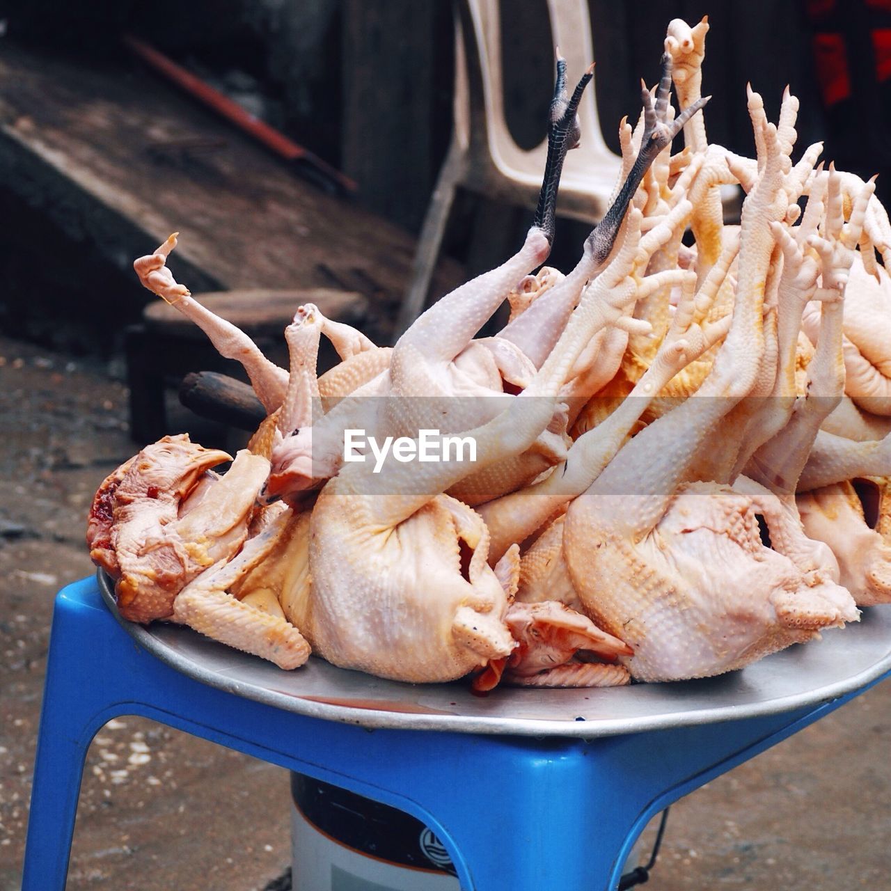 CLOSE-UP OF CRAB ON BARBECUE GRILL