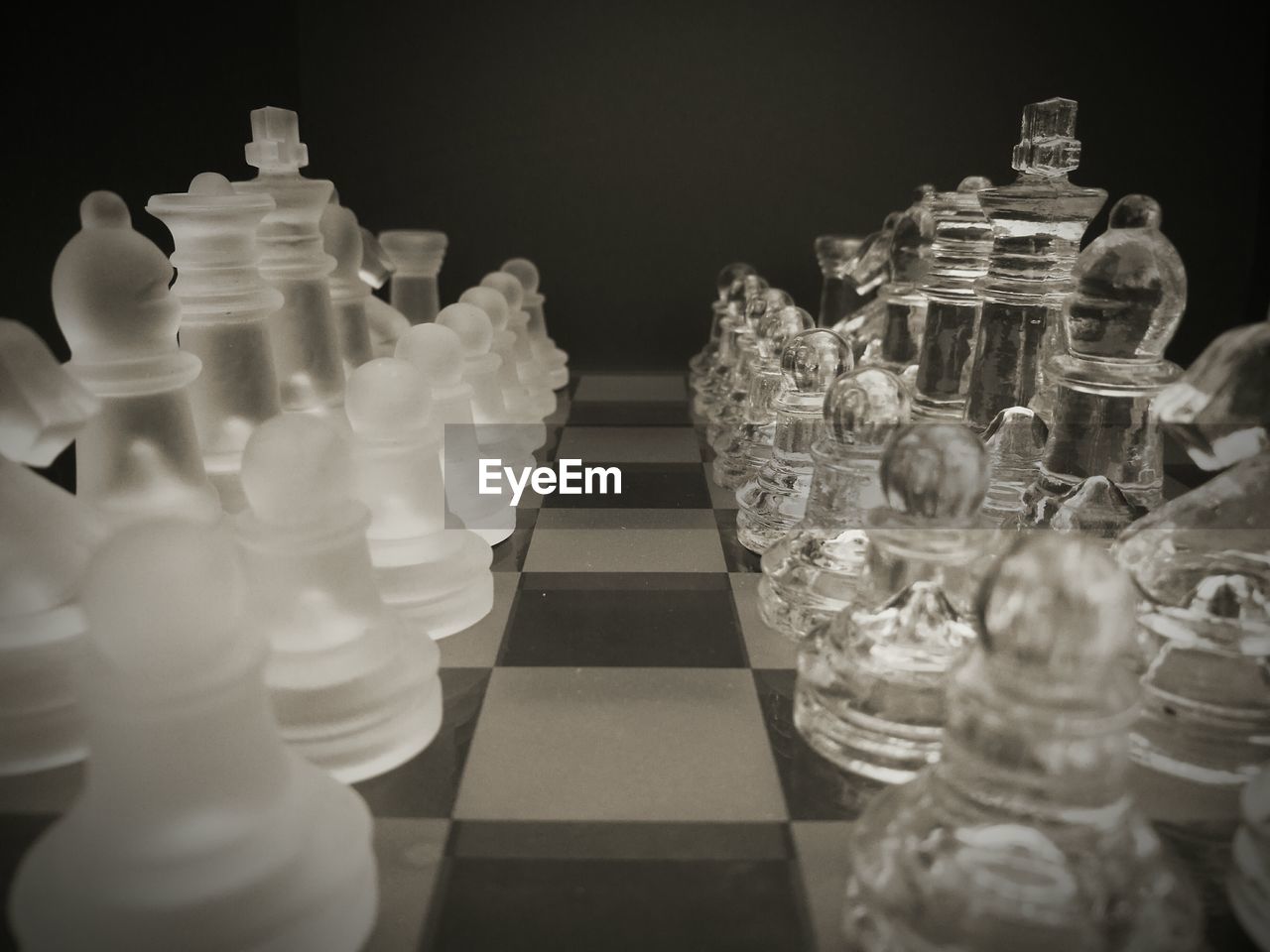 FULL FRAME SHOT OF CHESS PIECES