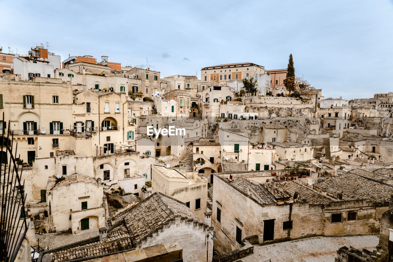 HIGH ANGLE VIEW OF OLD BUILDINGS IN TOWN