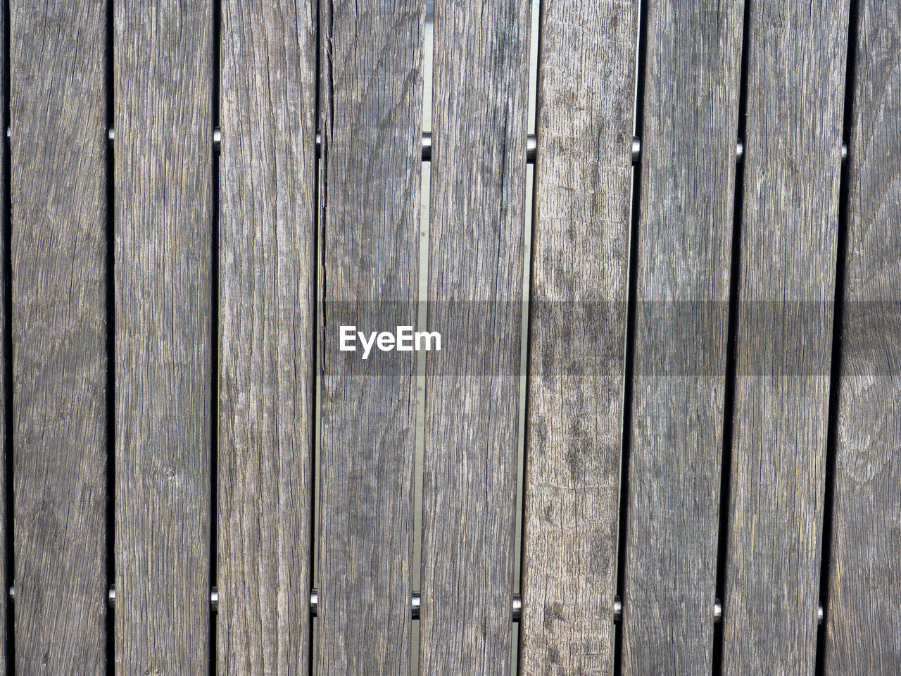FULL FRAME SHOT OF WOODEN PLANK