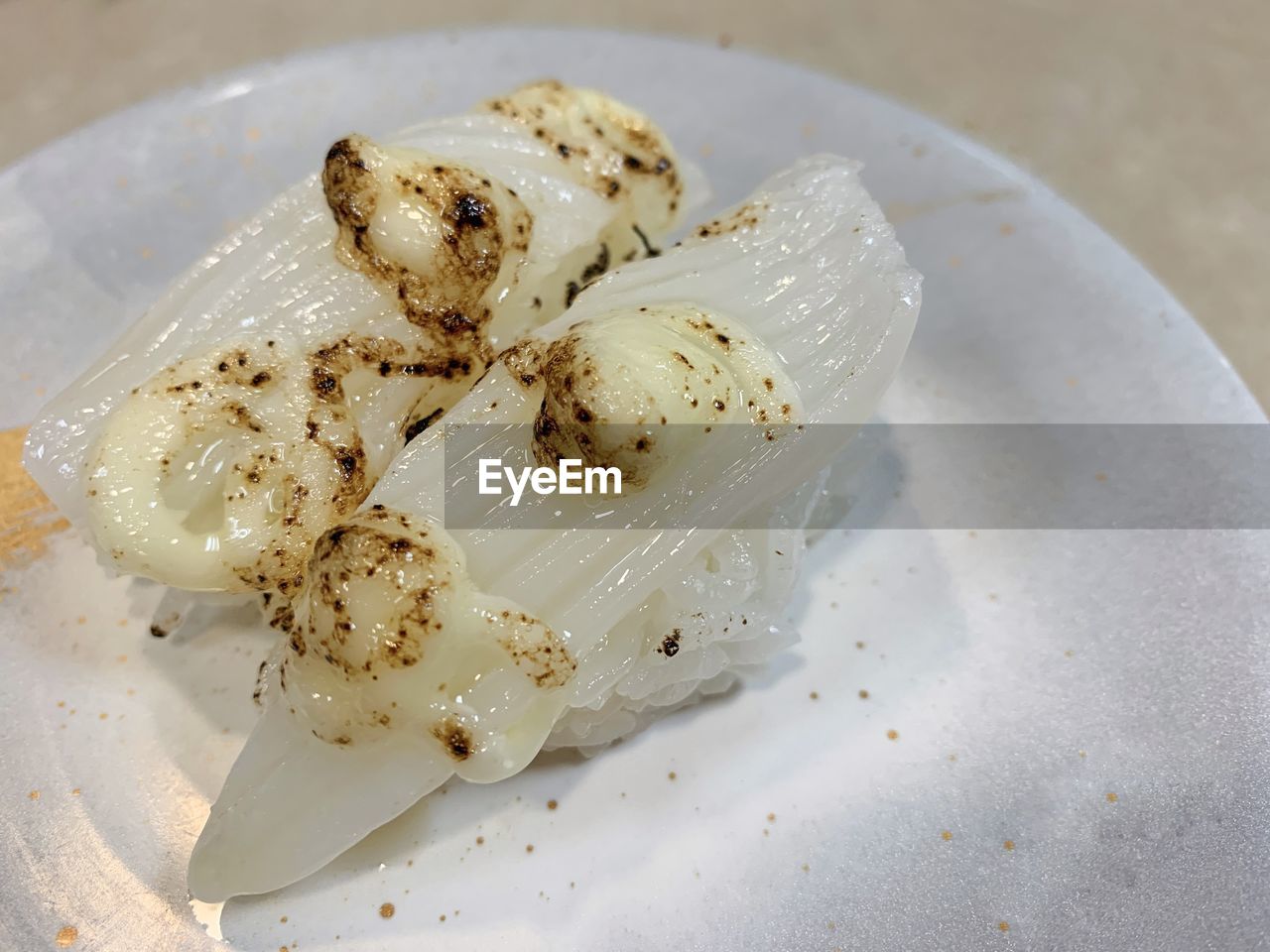 HIGH ANGLE VIEW OF ICE CREAM ON PLATE